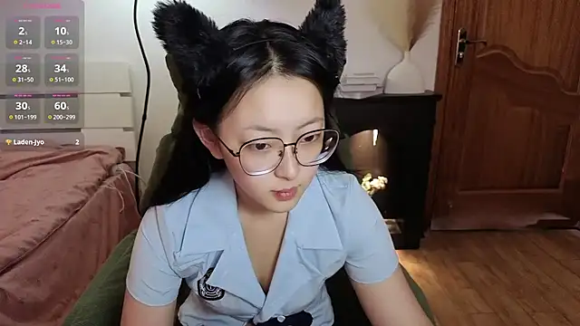 Snapshot of Gibear chatting on March 31, 2026, 12:29 pm Gibear online show from March 31, 2026, 12:29 pm