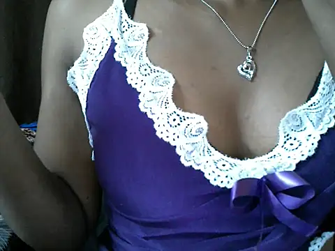 Couplehot00 online show from March 27, 2026, 11:44 am