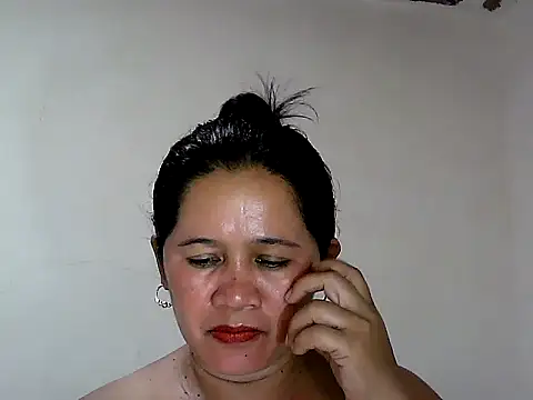 lovelycutiepie2026 online show from June 2, 2026, 10:37 am