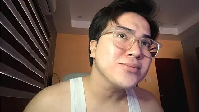 SinfulLuca online show from March 10, 2026, 3:10 am