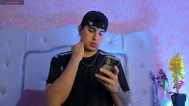 ThomasThundr online show from March 25, 2026, 3:50 am