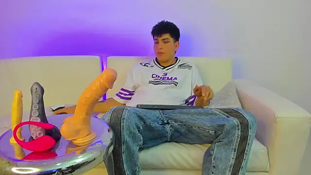 ThomasThundr online show from April 15, 2026, 5:13 am