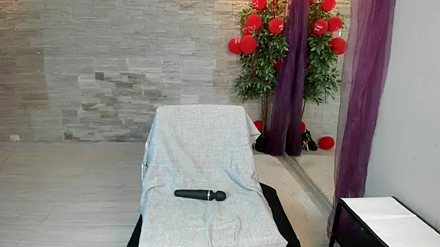 NickyStarr online show from April 15, 2026, 6:56 pm