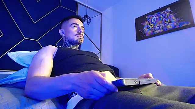 Snapshot of Dallas_Whitee chatting on April 16, 2026, 1:34 pm Dallas Whitee online show from April 16, 2026, 1:34 pm