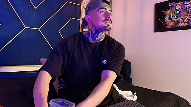 Snapshot of Dallas_Whitee chatting on March 24, 2026, 7:58 pm Dallas Whitee online show from March 24, 2026, 7:58 pm