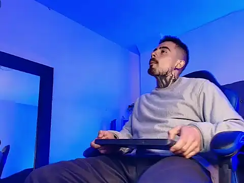 Snapshot of Dallas_Whitee chatting on April 5, 2026, 12:56 pm Dallas Whitee online show from April 5, 2026, 12:56 pm