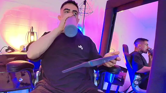 Snapshot of Dallas_Whitee chatting on March 25, 2026, 7:46 pm Dallas Whitee online show from March 25, 2026, 7:46 pm