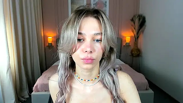 Snapshot of LuluAlis chatting on April 25, 2026, 1:14 pm LuluAlis online show from April 25, 2026, 1:14 pm