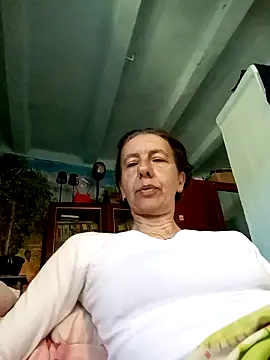 Snapshot of Tania9876 chatting on May 22, 2026, 6:33 am Tania9876 online show from May 22, 2026, 6:33 am