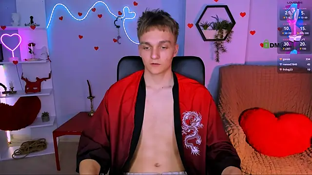 Snapshot of john_lik chatting on April 13, 2026, 2:10 pm john lik online show from April 13, 2026, 2:10 pm