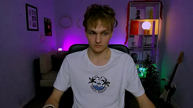 Snapshot of john_lik chatting on March 28, 2026, 4:52 pm john lik online show from March 28, 2026, 4:52 pm