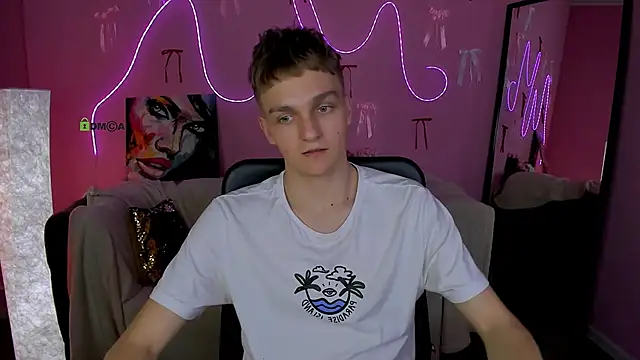 Snapshot of john_lik chatting on March 30, 2026, 12:28 pm john lik online show from March 30, 2026, 12:28 pm