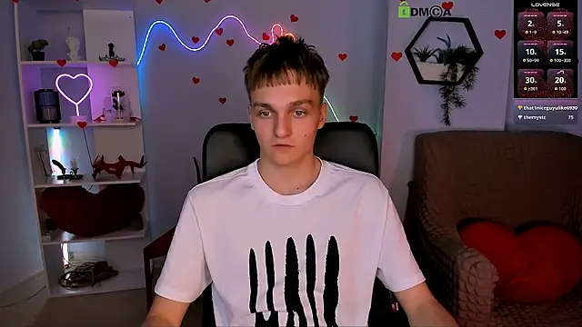 Snapshot of john_lik chatting on April 9, 2026, 12:33 pm john lik online show from April 9, 2026, 12:33 pm