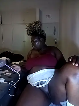 Snapshot of Thickdarkbby chatting on May 7, 2026, 8:34 pm Thickdarkbby online show from May 7, 2026, 8:34 pm
