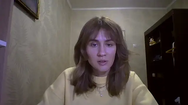 ElenoreHolguin online show from March 18, 2026, 6:20 pm