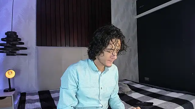 Snapshot of Skinny_Mac chatting on March 31, 2026, 12:40 pm Skinny Mac online show from March 31, 2026, 12:40 pm