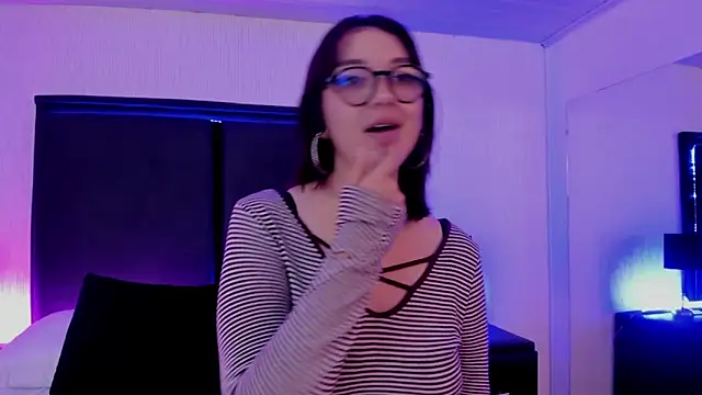 Snapshot of LilithBluum chatting on April 14, 2026, 6:57 pm LilithBluum online show from April 14, 2026, 6:57 pm