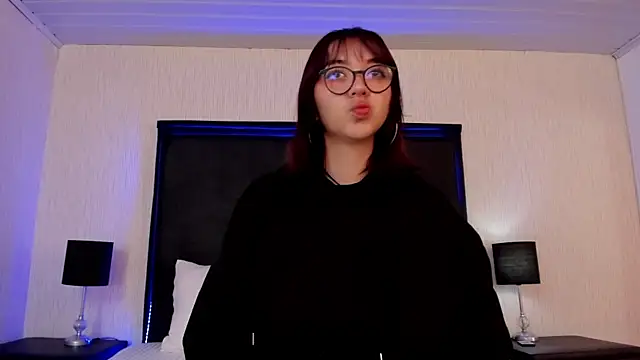 Snapshot of LilithBluum chatting on March 31, 2026, 11:23 am LilithBluum online show from March 31, 2026, 11:23 am