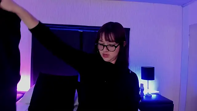 Snapshot of LilithBluum chatting on April 19, 2026, 4:08 pm LilithBluum online show from April 19, 2026, 4:08 pm