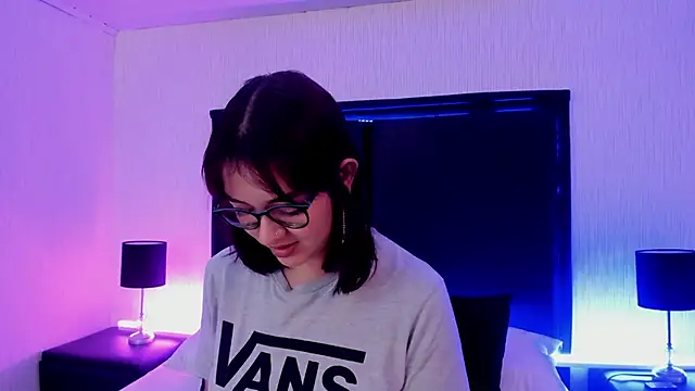 Snapshot of LilithBluum chatting on April 12, 2026, 11:57 am LilithBluum online show from April 12, 2026, 11:57 am