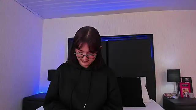 Snapshot of LilithBluum chatting on March 24, 2026, 11:32 am LilithBluum online show from March 24, 2026, 11:32 am