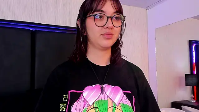 Snapshot of LilithBluum chatting on March 28, 2026, 11:22 am LilithBluum online show from March 28, 2026, 11:22 am