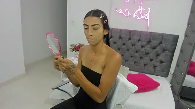 Snapshot of Abril_Castroo chatting on March 17, 2026, 12:19 pm Abril Castroo online show from March 17, 2026, 12:19 pm