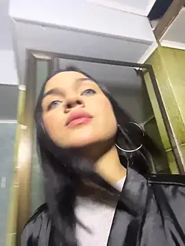 Bella-Ferrer online show from March 13, 2026, 6:13 pm