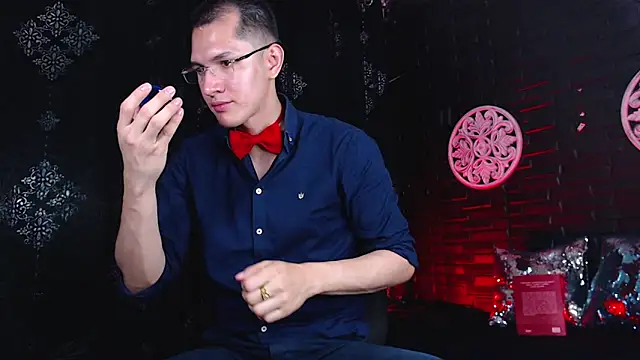 MilanDavid1 online show from April 25, 2026, 5:43 pm