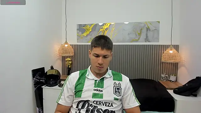 Snapshot of AlessandroFranco chatting on May 9, 2026, 1:36 pm AlessandroFranco online show from May 9, 2026, 1:36 pm
