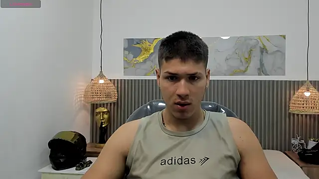 Snapshot of AlessandroFranco chatting on March 29, 2026, 1:24 pm AlessandroFranco online show from March 29, 2026, 1:24 pm