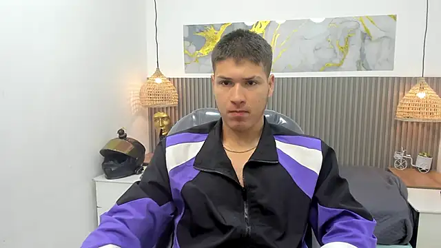 Snapshot of AlessandroFranco chatting on April 30, 2026, 1:18 pm AlessandroFranco online show from April 30, 2026, 1:18 pm