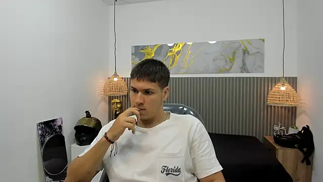 Snapshot of AlessandroFranco chatting on May 15, 2026, 1:42 pm AlessandroFranco online show from May 15, 2026, 1:42 pm