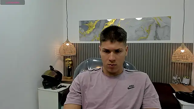 Snapshot of AlessandroFranco chatting on April 22, 2026, 1:07 pm AlessandroFranco online show from April 22, 2026, 1:07 pm