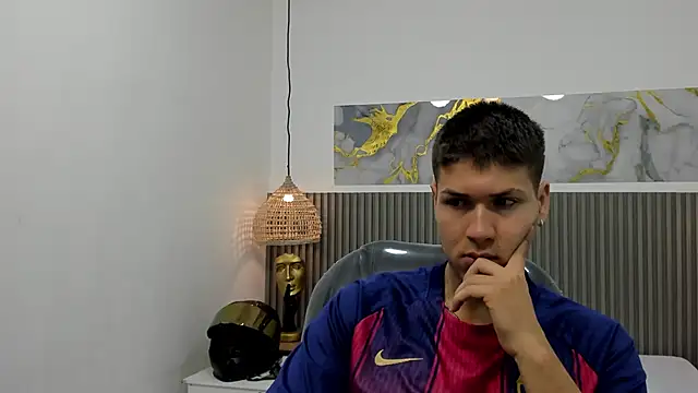 Snapshot of AlessandroFranco chatting on April 4, 2026, 12:45 pm AlessandroFranco online show from April 4, 2026, 12:45 pm