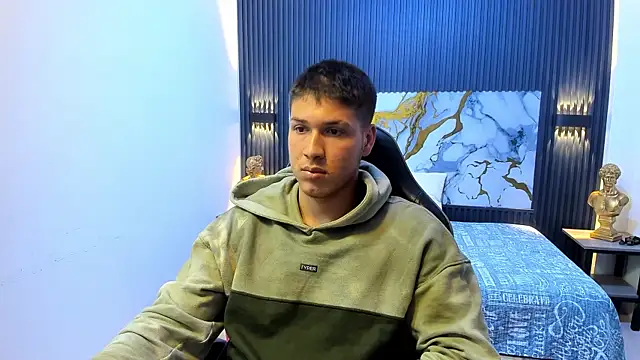 Snapshot of AlessandroFranco chatting on April 29, 2026, 5:30 pm AlessandroFranco online show from April 29, 2026, 5:30 pm