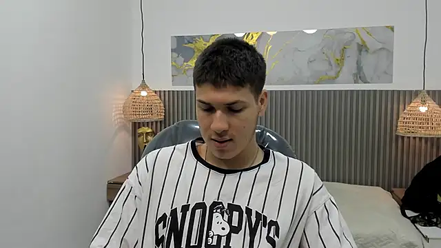 Snapshot of AlessandroFranco chatting on April 9, 2026, 1:28 pm AlessandroFranco online show from April 9, 2026, 1:28 pm