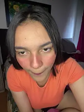 Snapshot of Alaia_Blosson chatting on June 1, 2026, 9:25 pm Alaia Blosson online show from June 1, 2026, 9:25 pm