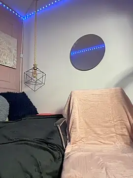 Snapshot of zoe__baker chatting on April 14, 2026, 2:44 pm zoe baker online show from April 14, 2026, 2:44 pm