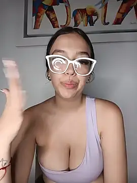 Snapshot of Kitty_Loveee chatting on June 28, 2026, 11:11 pm Kitty Loveee online show from June 28, 2026, 11:11 pm