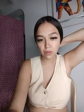 Snapshot of Kitty_Loveee chatting on June 25, 2026, 12:41 am Kitty Loveee online show from June 25, 2026, 12:41 am