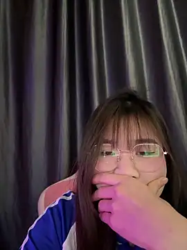 Snapshot of Cum-withyou chatting on May 4, 2026, 6:49 am Cum-withyou online show from May 4, 2026, 6:49 am
