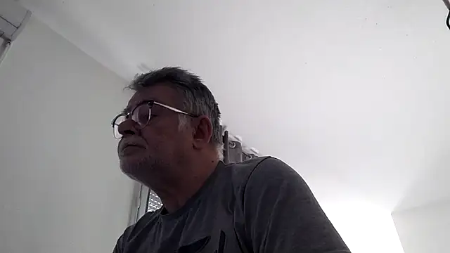 Snapshot of oura chatting on April 30, 2026, 6:53 am oura online show from April 30, 2026, 6:53 am