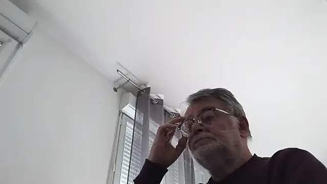 Snapshot of oura chatting on May 24, 2026, 6:46 am oura online show from May 24, 2026, 6:46 am
