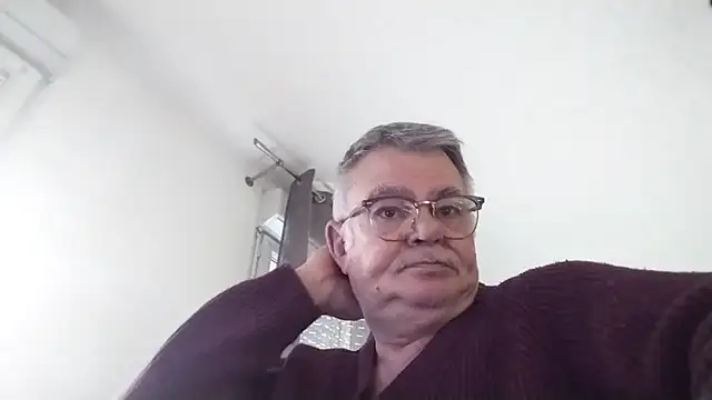 Snapshot of oura chatting on April 21, 2026, 5:58 am oura online show from April 21, 2026, 5:58 am