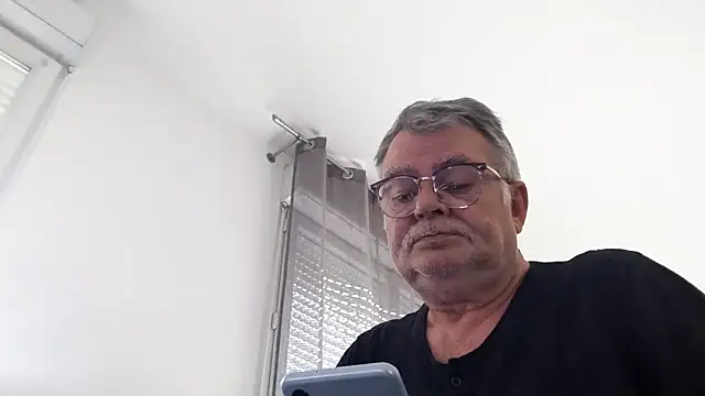 Snapshot of oura chatting on April 24, 2026, 6:37 am oura online show from April 24, 2026, 6:37 am