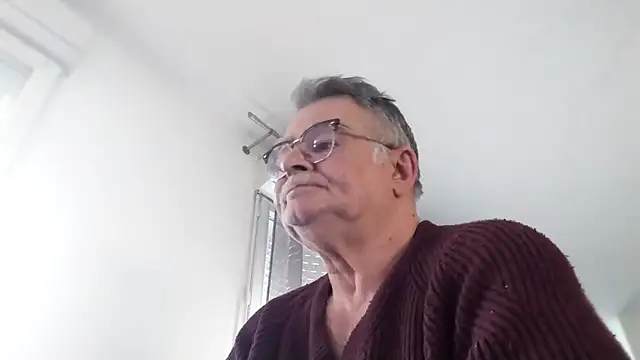 Snapshot of oura chatting on April 22, 2026, 5:47 am oura online show from April 22, 2026, 5:47 am