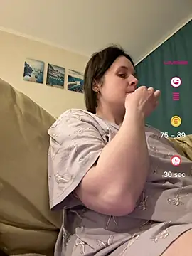 Snapshot of HubbaBaby chatting on April 29, 2026, 5:30 pm HubbaBaby online show from April 29, 2026, 5:30 pm