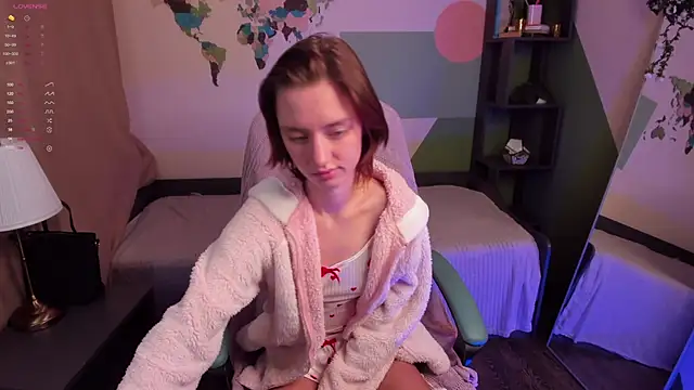 Pretty Victoria online show from March 14, 2026, 6:19 am