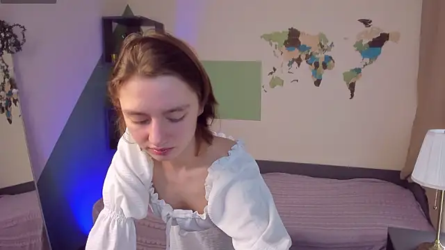 Pretty Victoria online show from March 16, 2026, 5:44 am